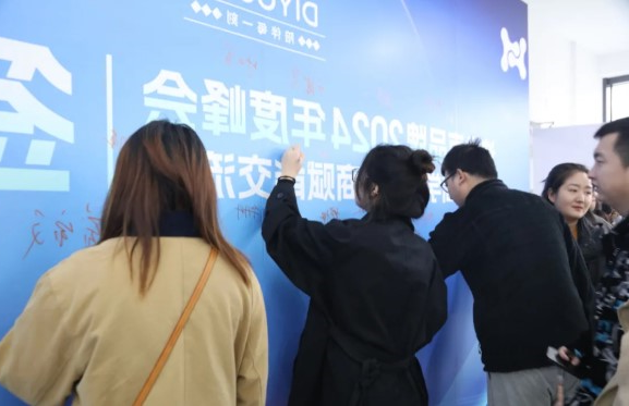 华兴宠物